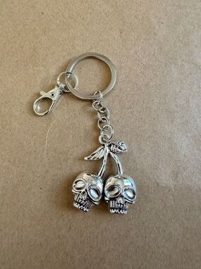 New Silver Tone Gothic Punk Metal Cherry Skull Keychain Bag Charm